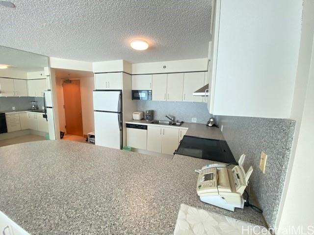 Photo 3 of 16