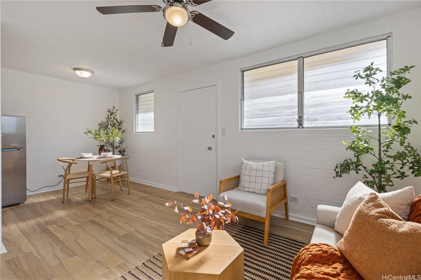 Photo 12 of 24