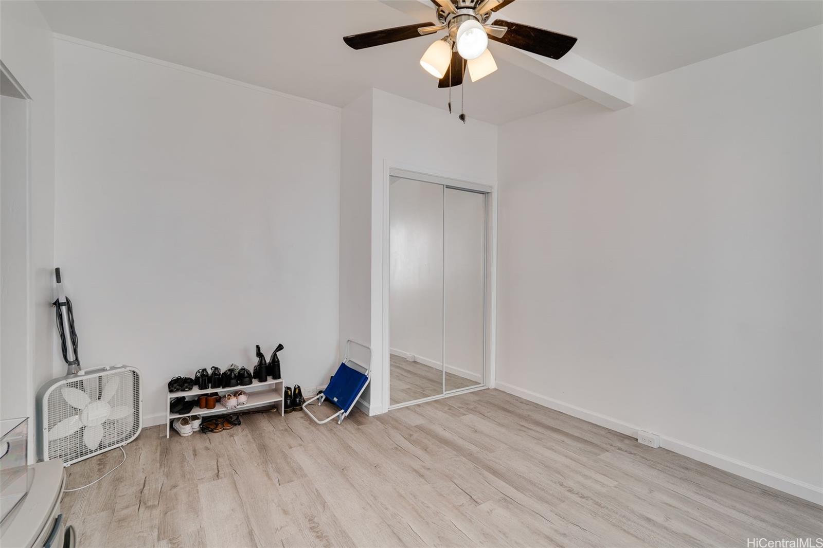 Photo 17 of 25