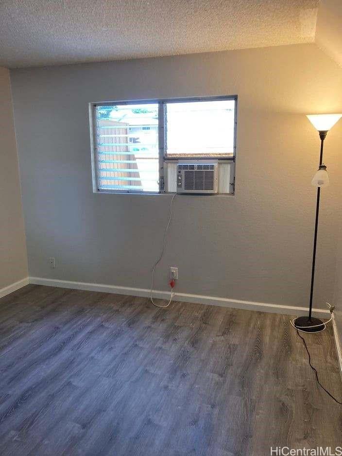 Photo 7 of 24
