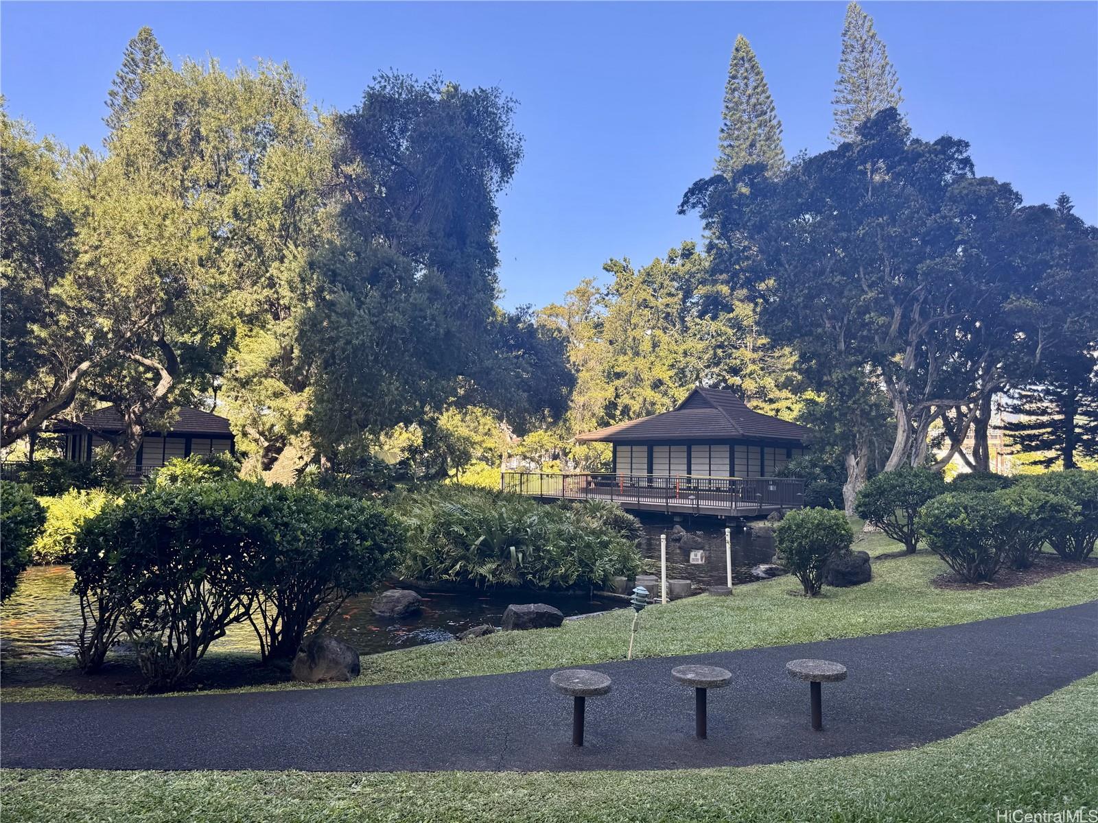 Photo 18 of 21