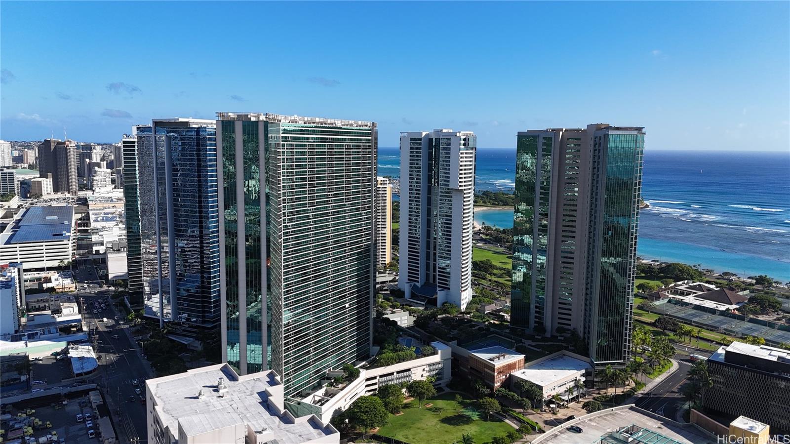1177 Queen Street  Unit 708