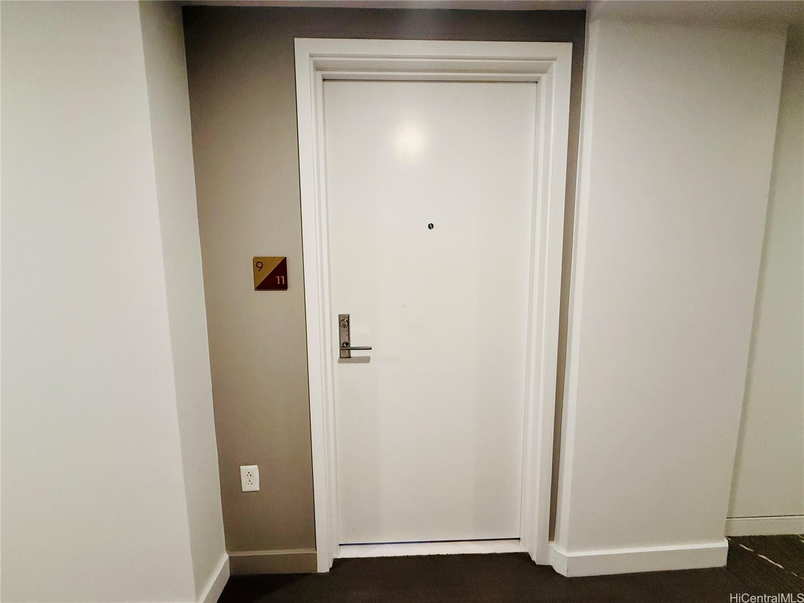 987 Queen Street  Unit 911