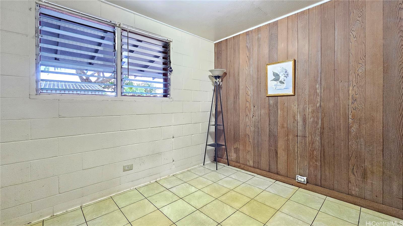 Photo 16 of 25