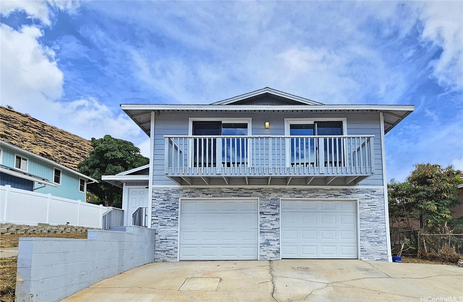 86-894 Hale Ekahi Drive