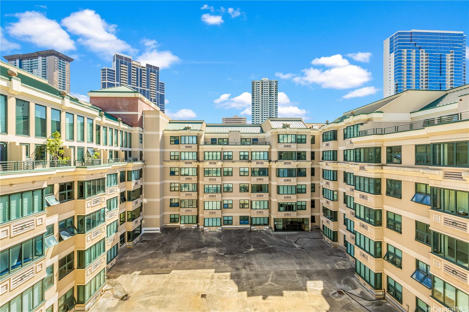 545 Queen Street  Unit 628