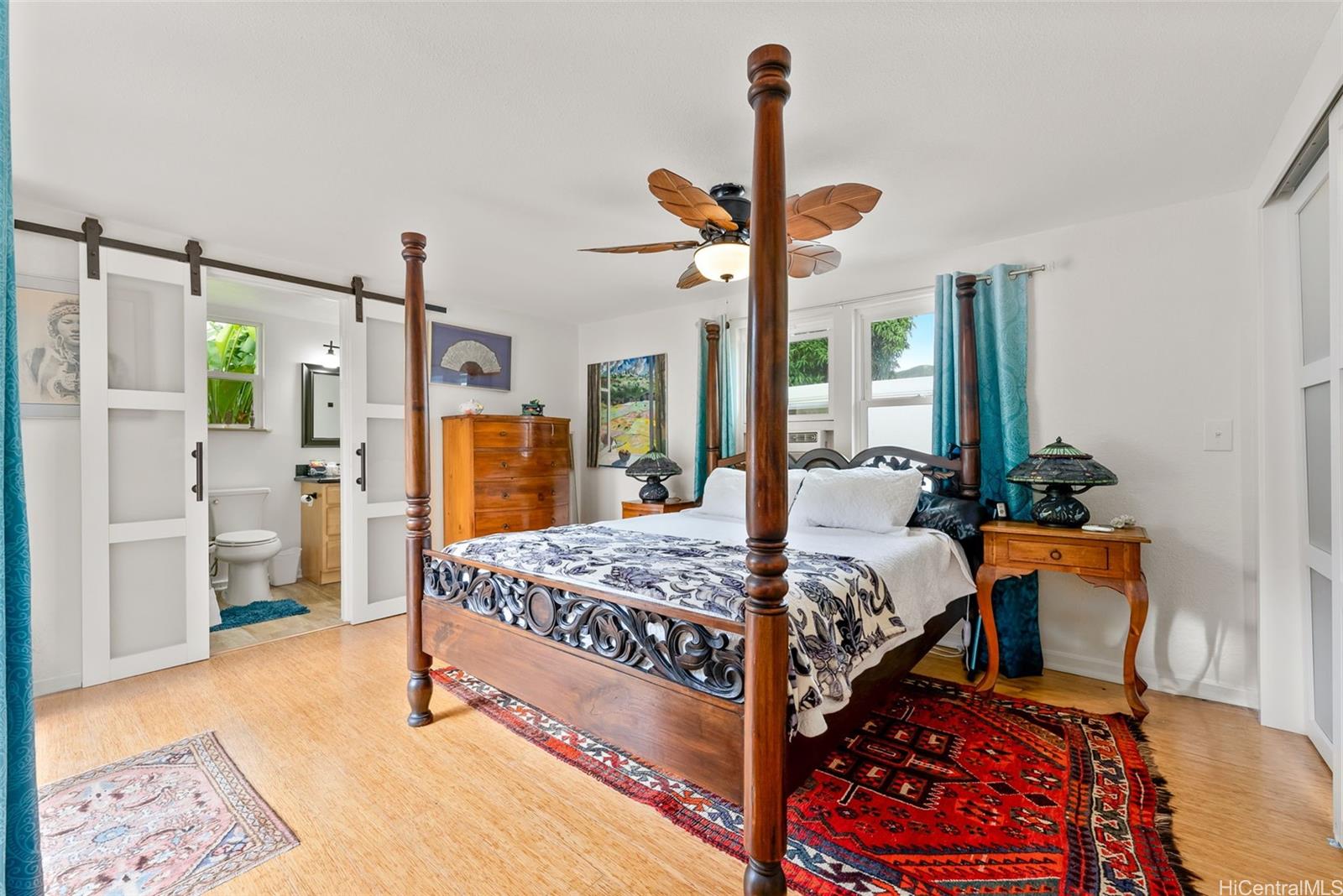Photo 11 of 25