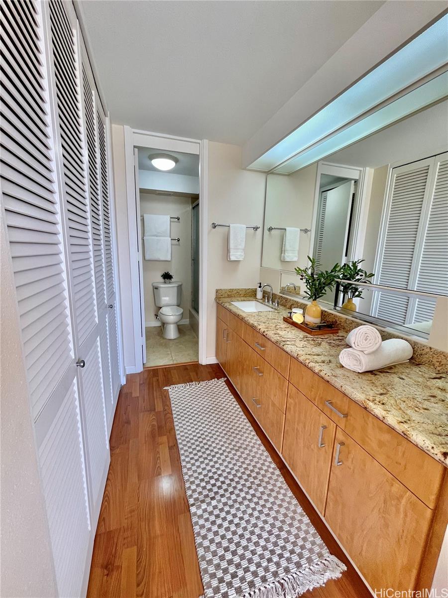 1212 Punahou Street  Unit 1008