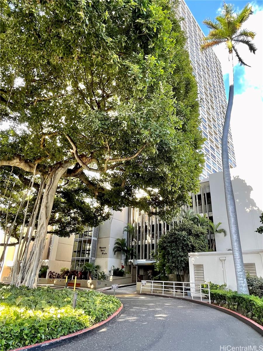 1212 Punahou Street  Unit 1008