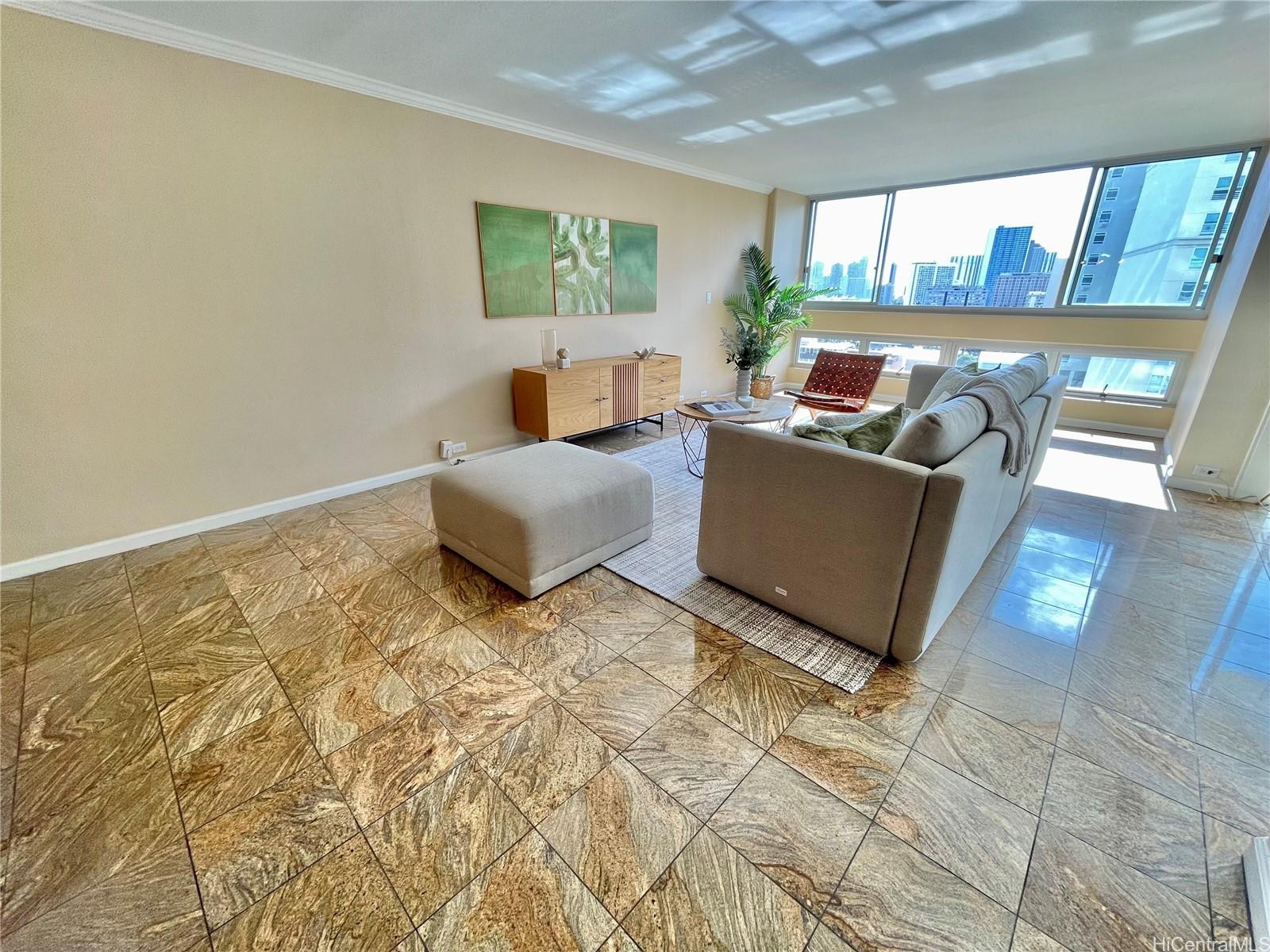 1212 Punahou Street  Unit 1008