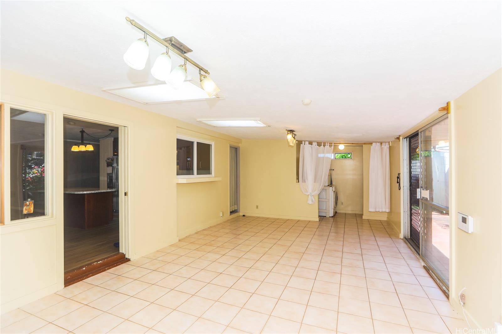 Photo 8 of 25