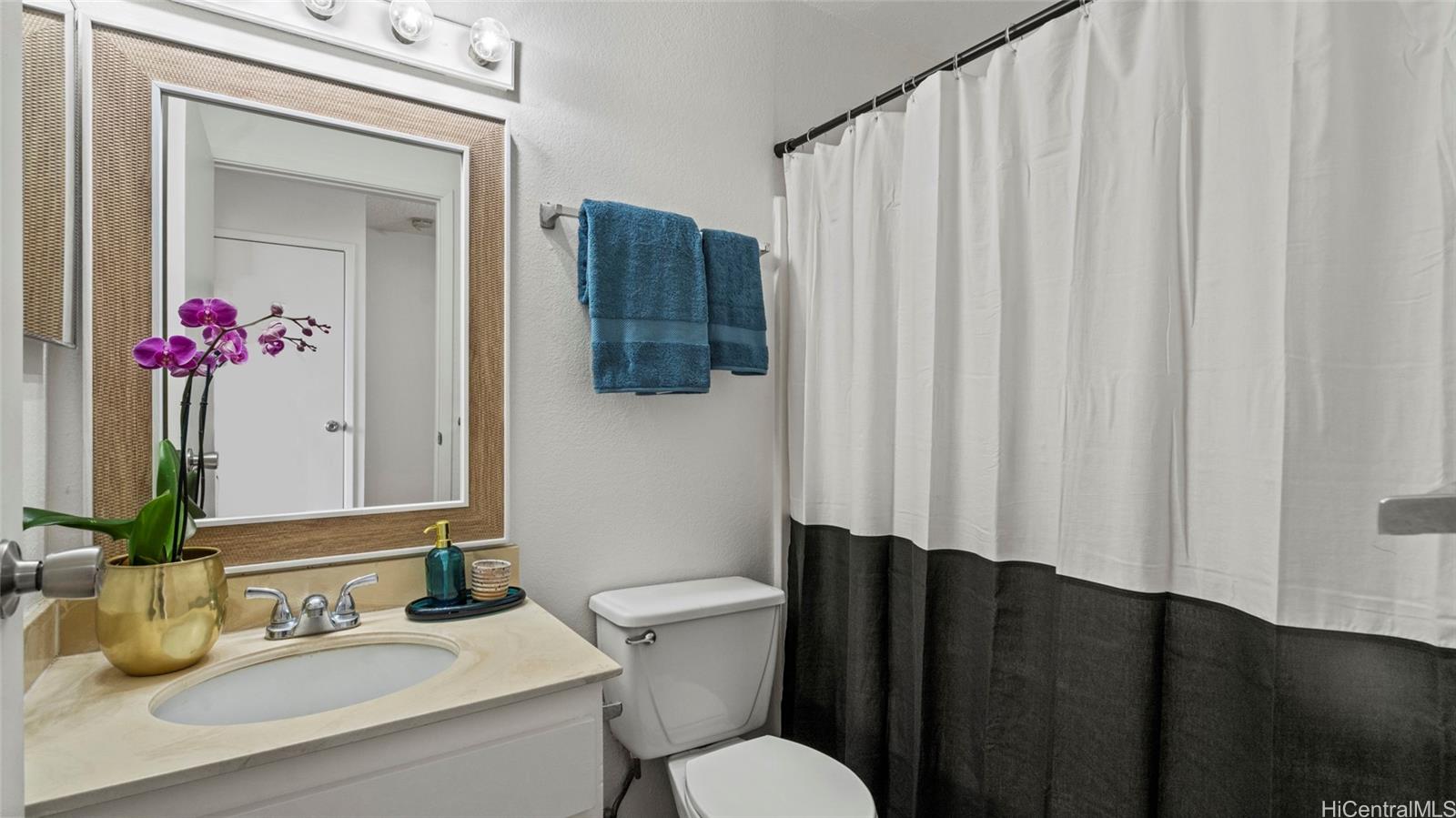 Photo 20 of 25