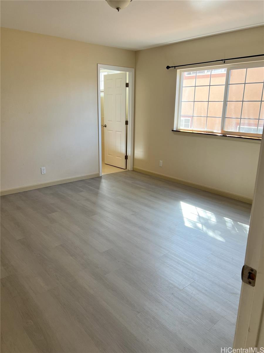 Photo 19 of 25