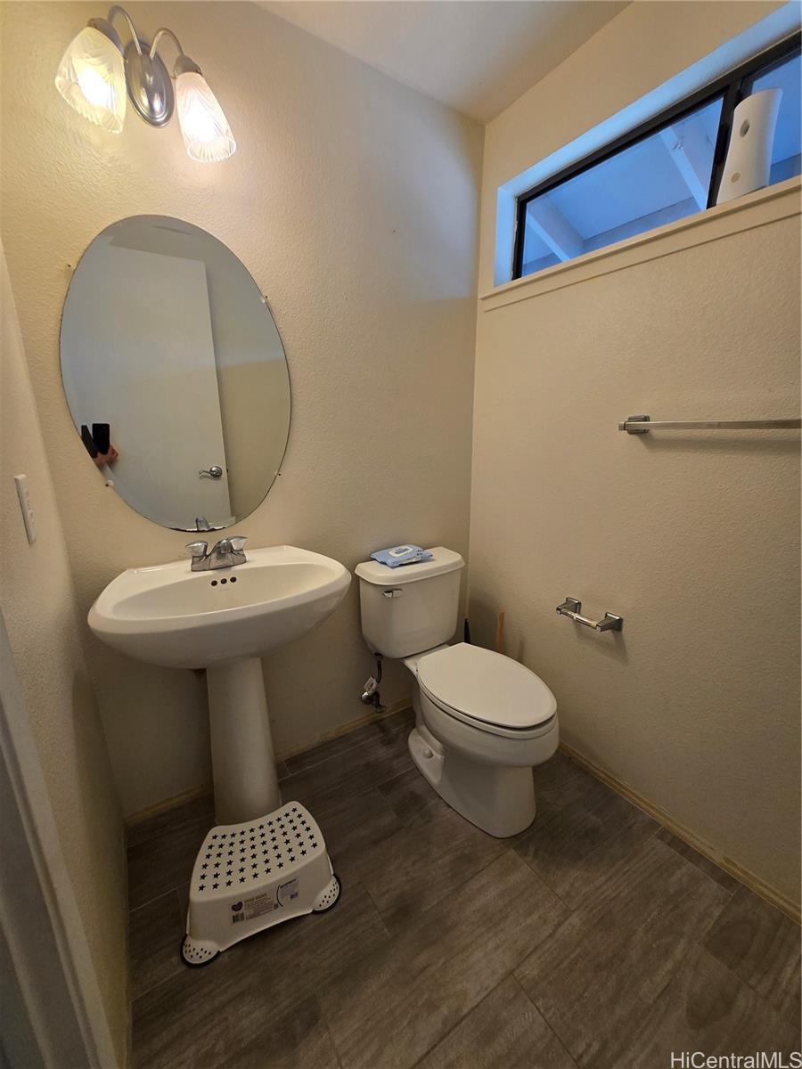 Photo 11 of 25