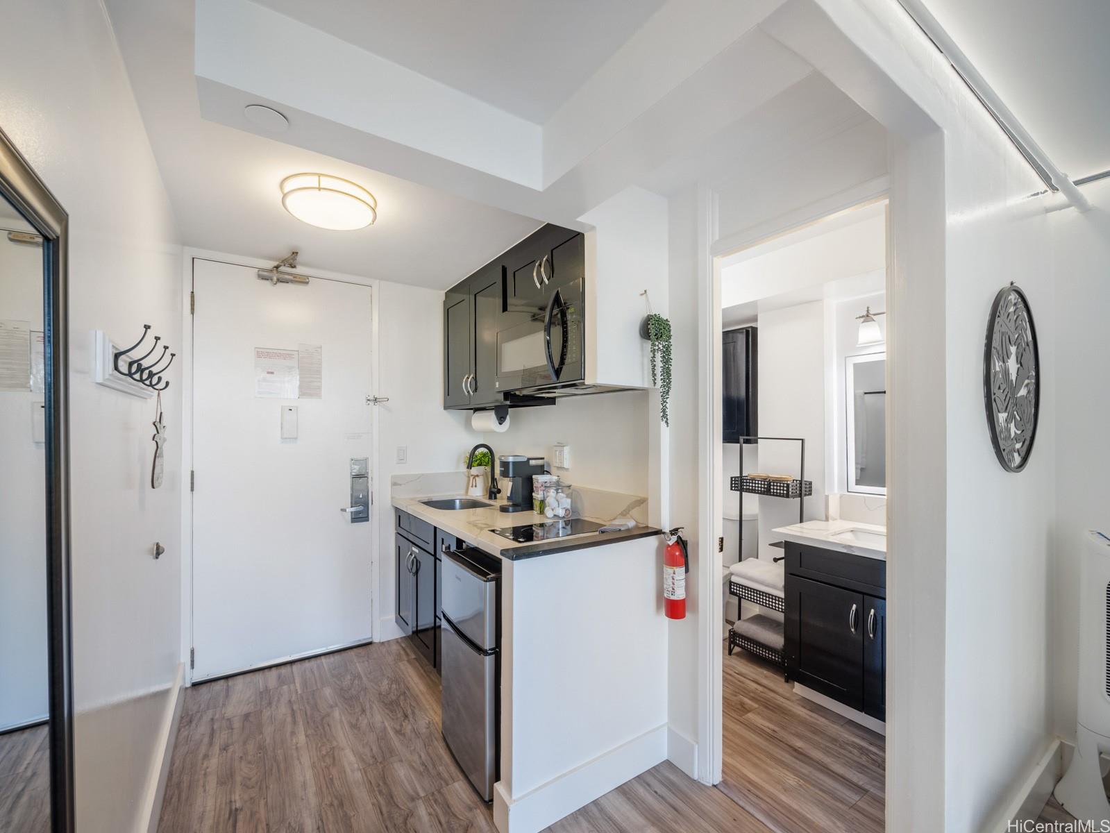 2427 Kuhio Avenue  Unit 804