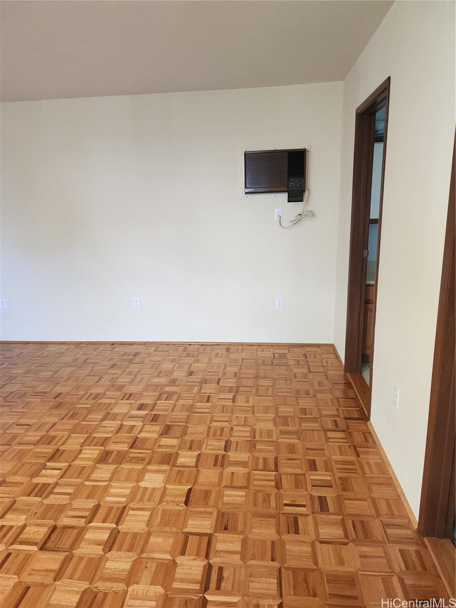 Photo 11 of 22