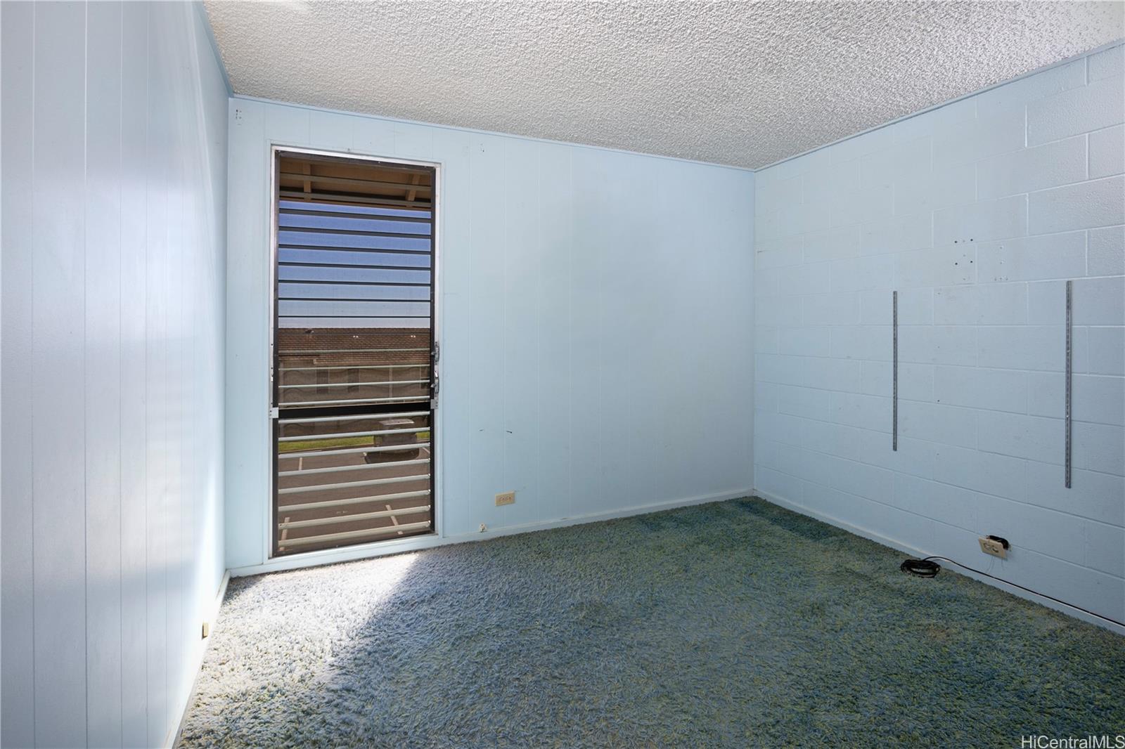 Photo 11 of 25
