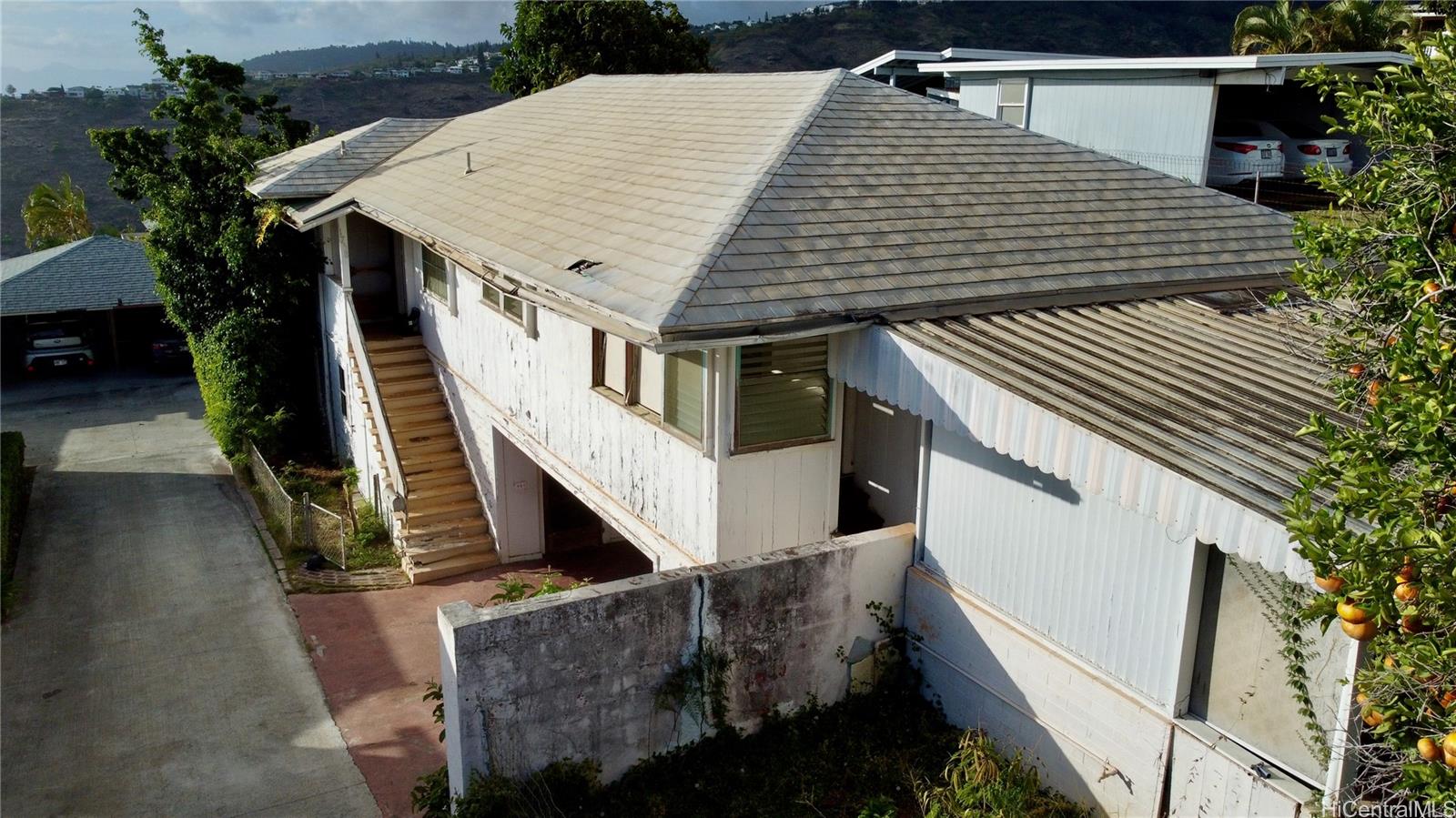 1758 Mikahala Way