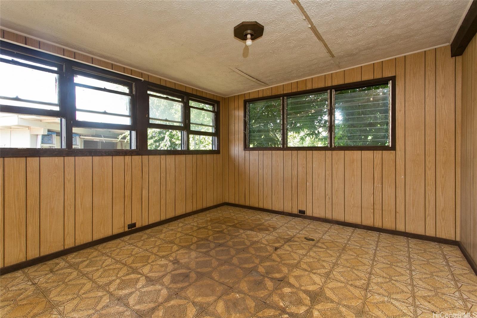 Photo 12 of 21