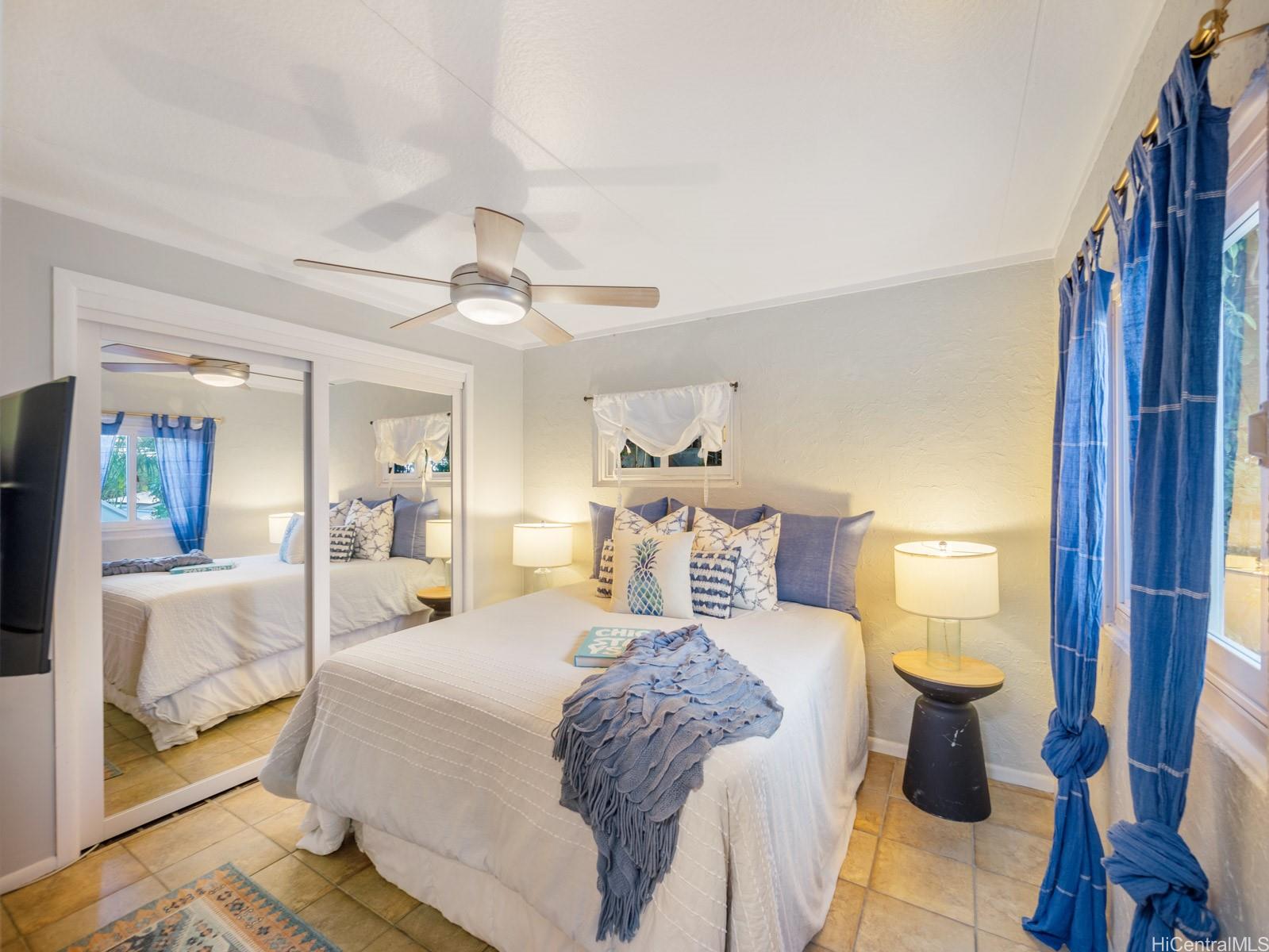 Photo 18 of 25