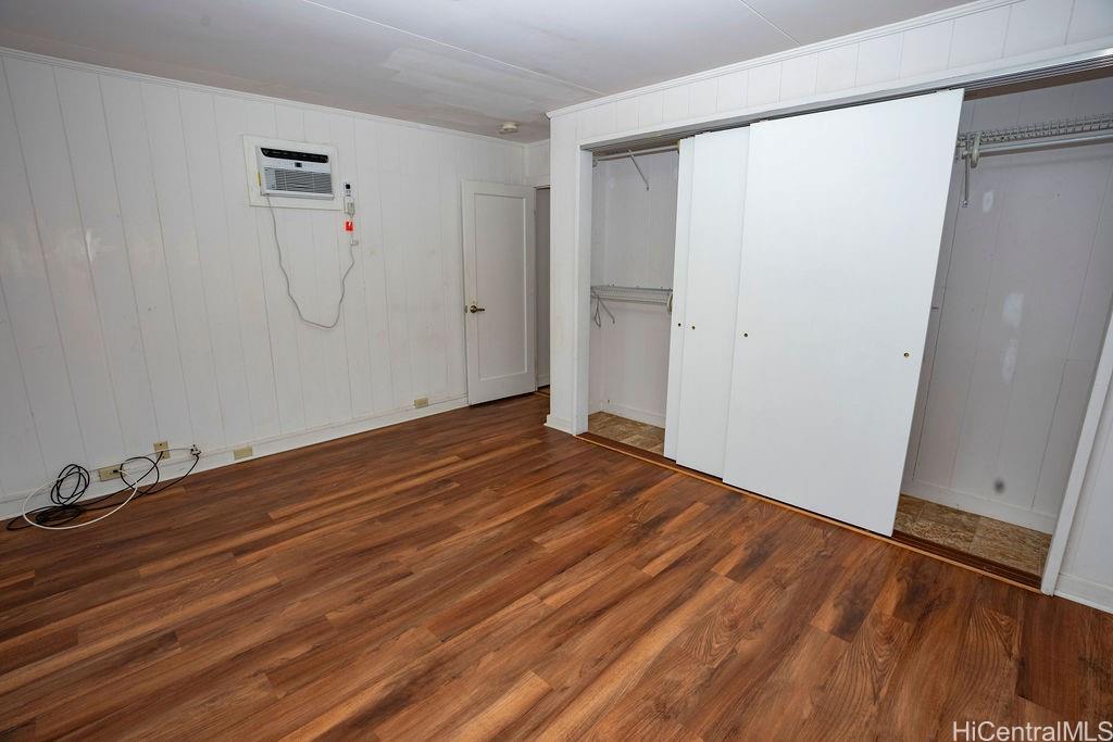 Photo 15 of 23