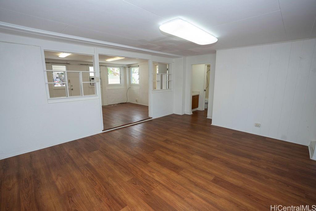 Photo 8 of 23
