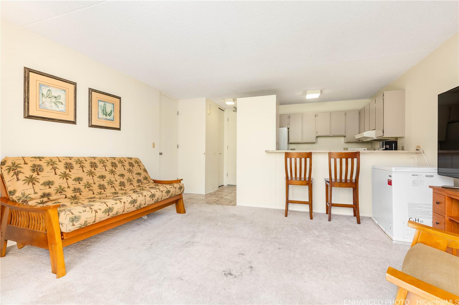 Photo 7 of 25