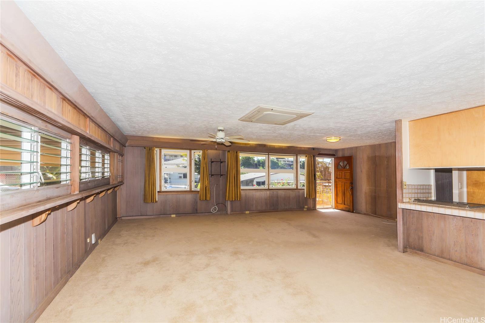 Photo 6 of 25