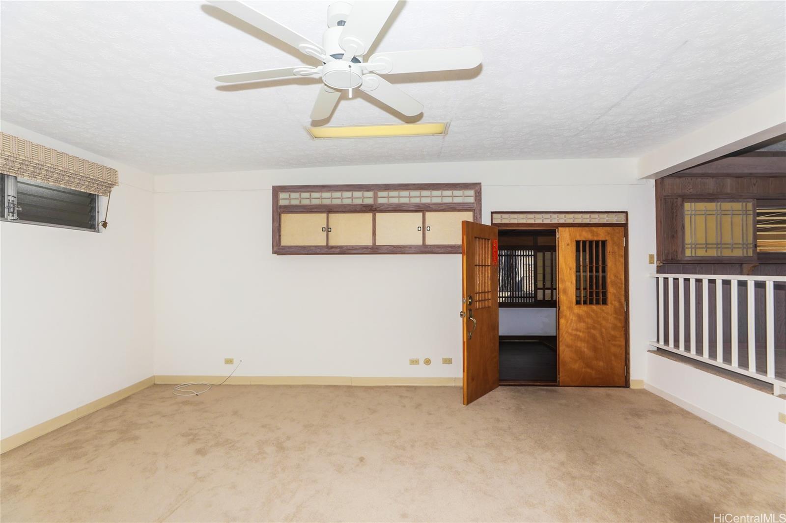 Photo 9 of 25