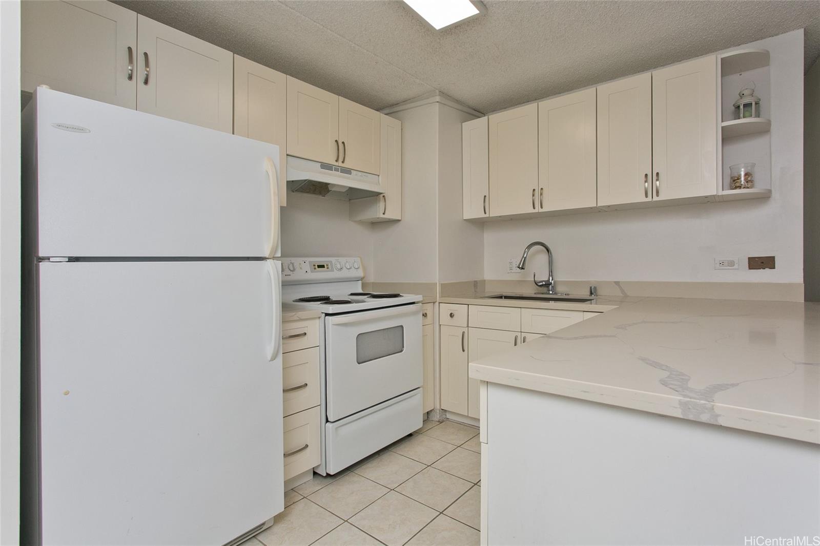 411 Hobron Lane 1204