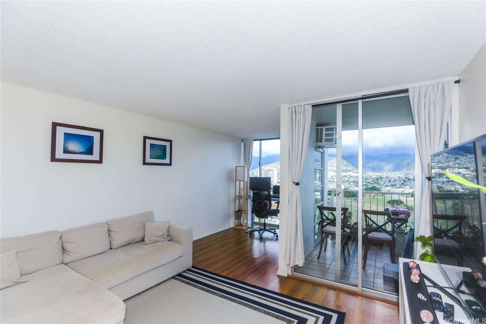 2611 Ala Wai Boulevard 2001