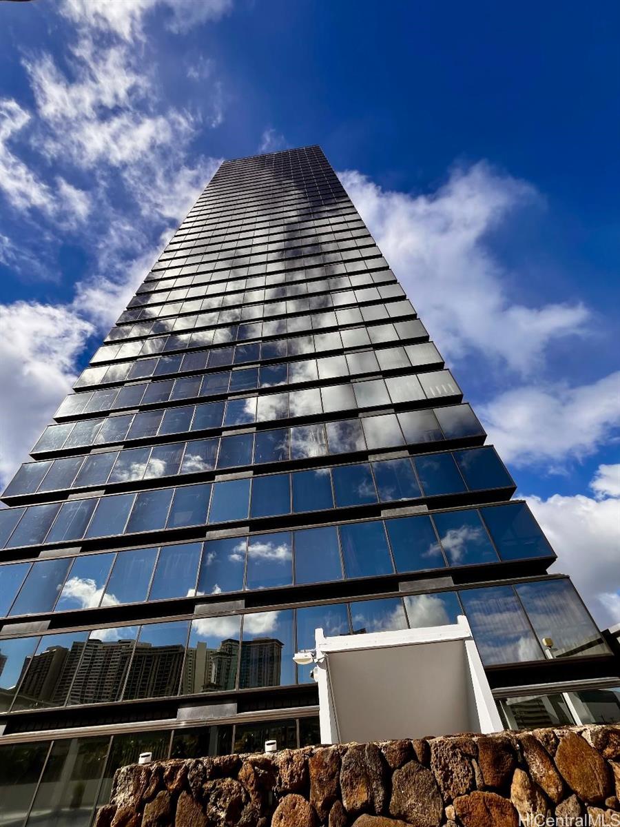 1750 Kalakaua Avenue 705