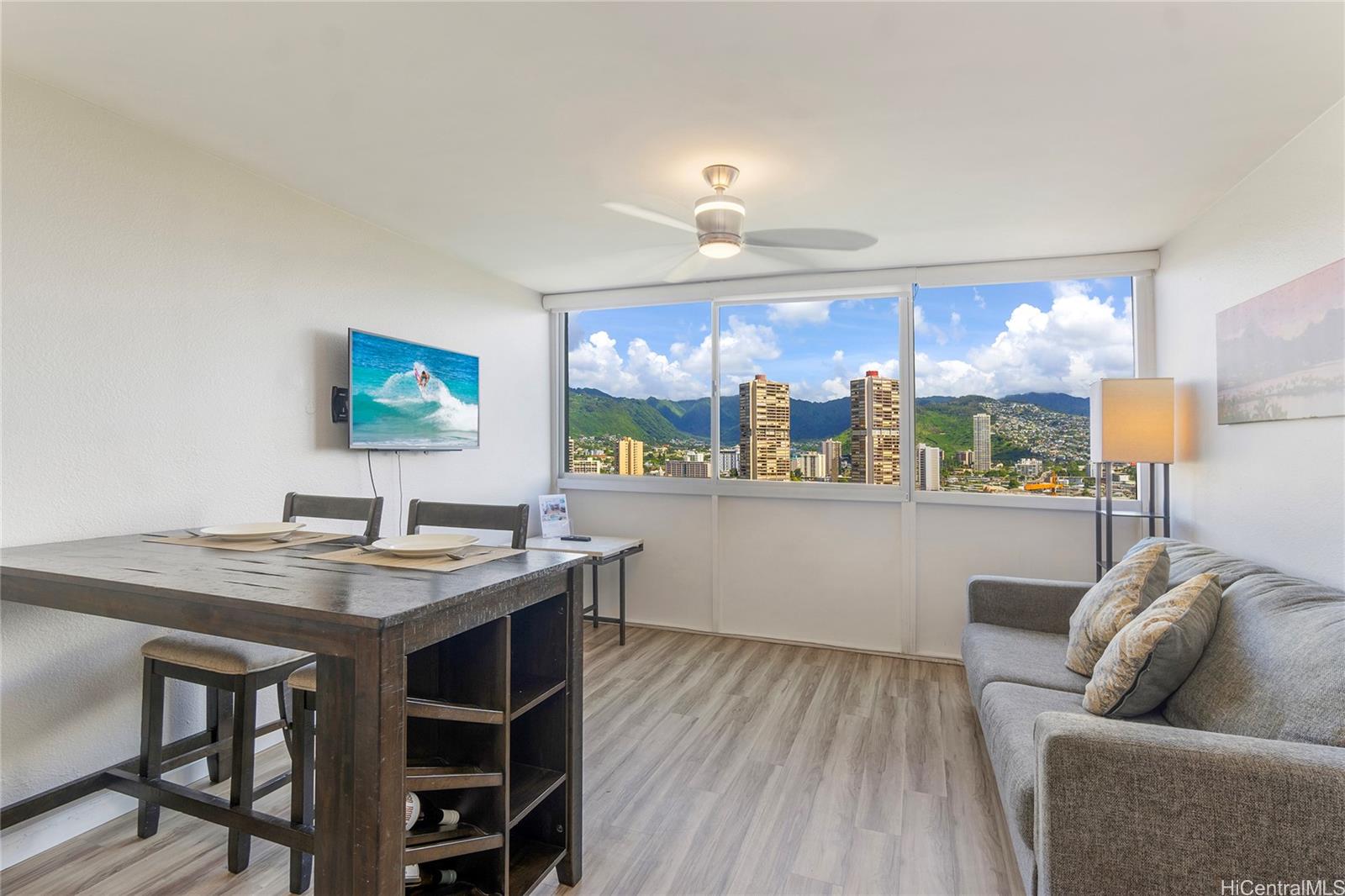 2211 Ala Wai Boulevard 2006