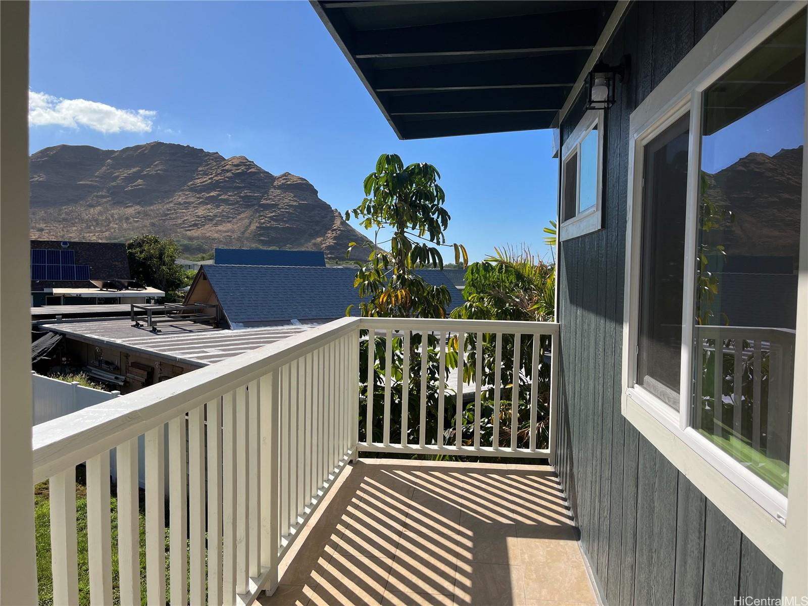 Photo 18 of 25