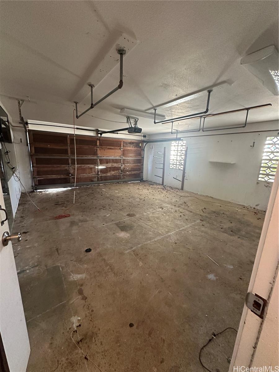 1256 Aupupu Place