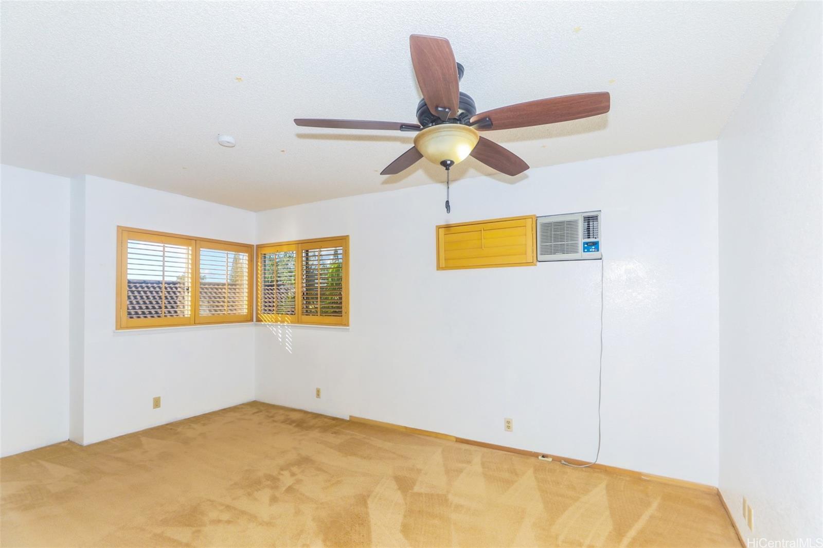 Photo 11 of 25