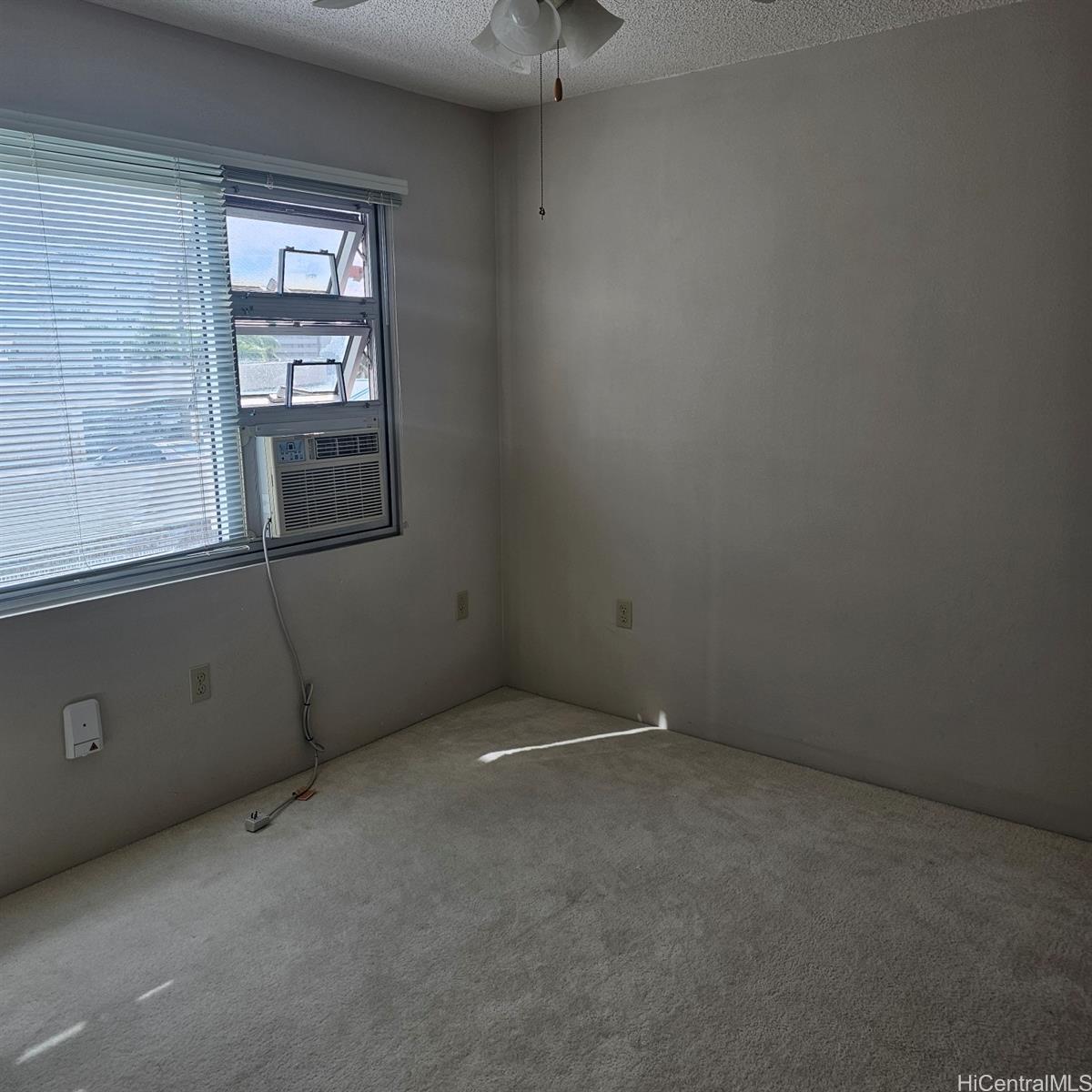 Photo 11 of 23