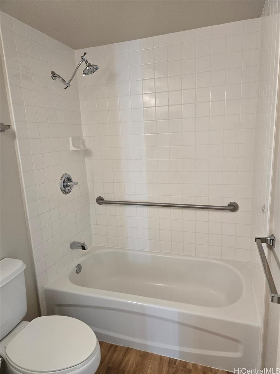 Photo 15 of 23
