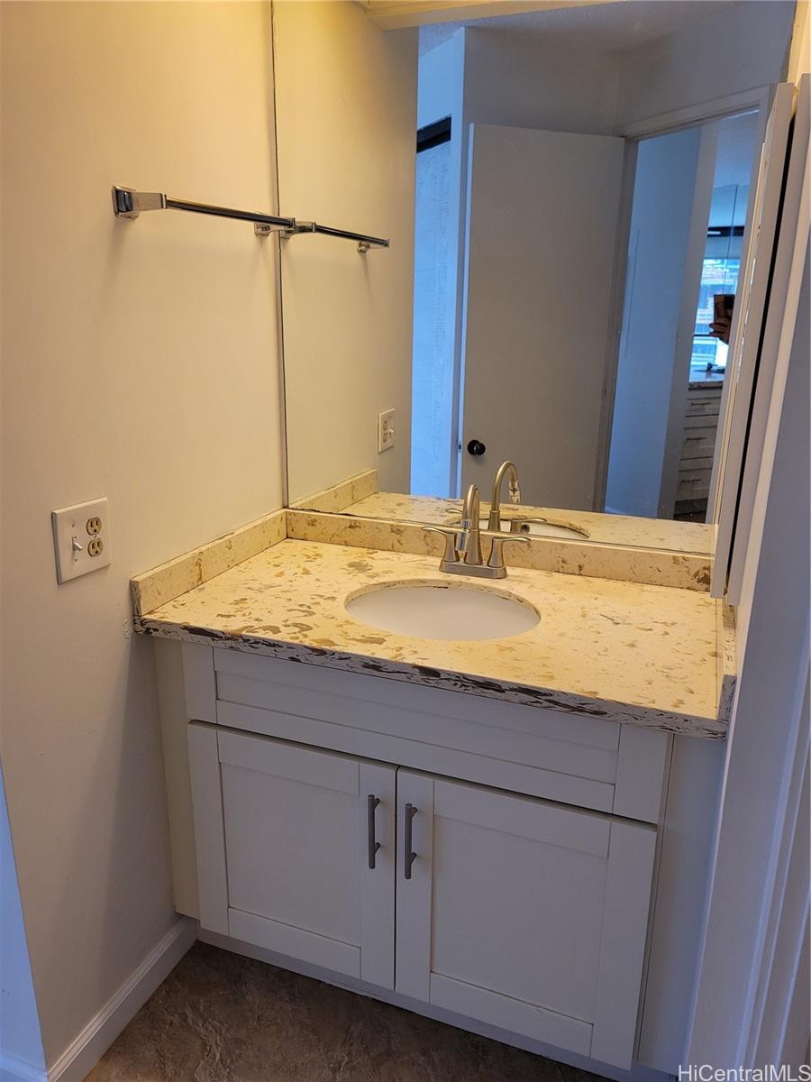 Photo 8 of 20