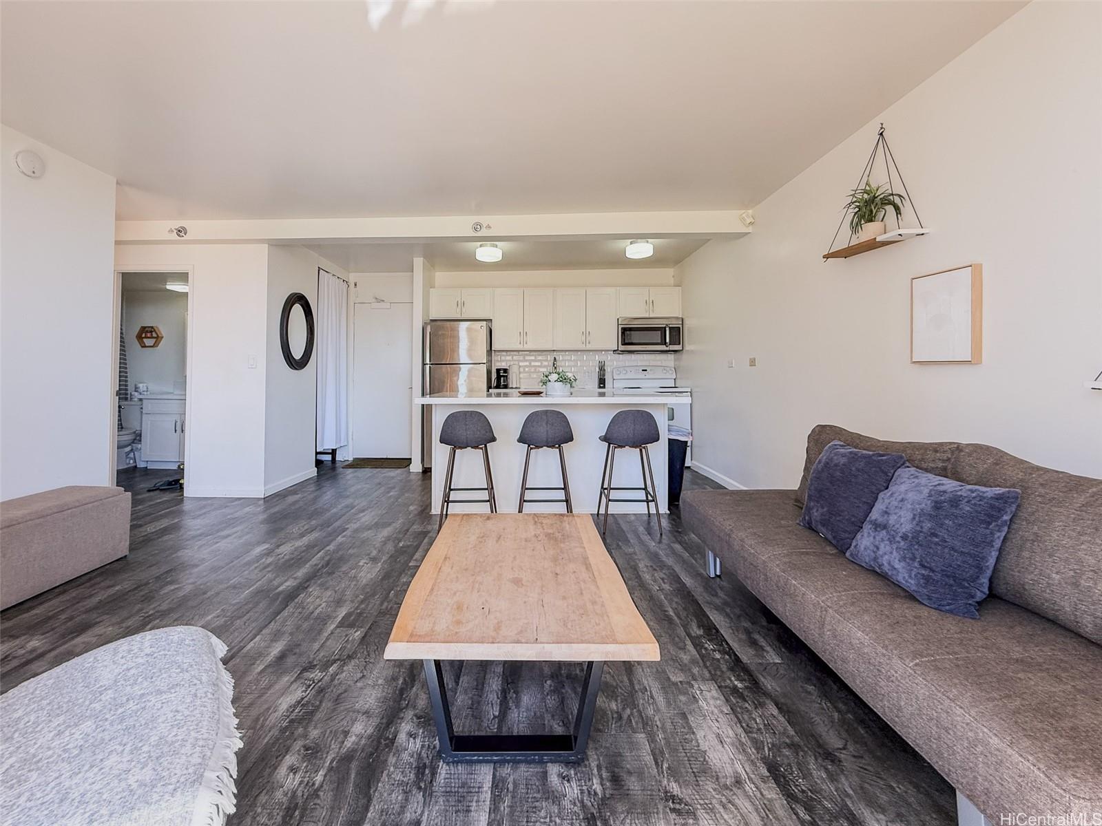 229 Paoakalani Avenue 1610
