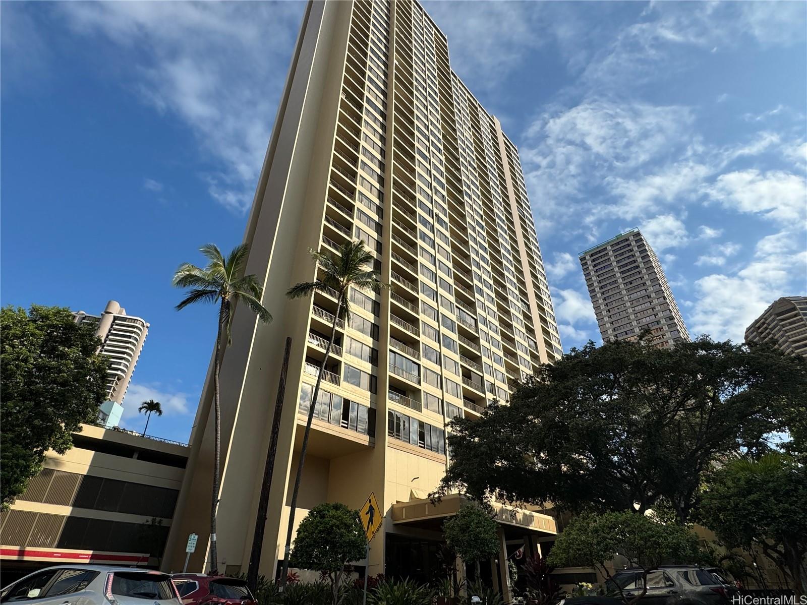 411 Hobron Lane 1805