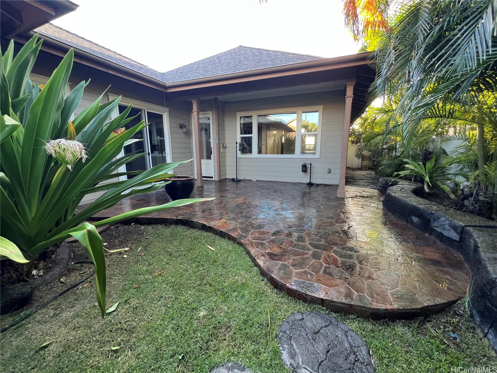 Photo 16 of 21