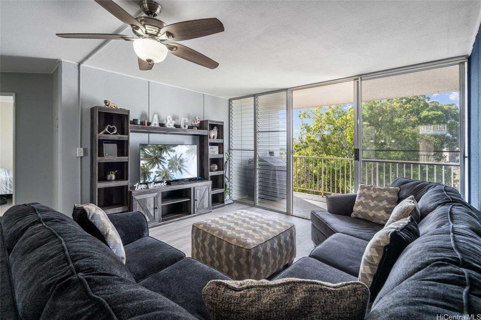 95-2031 Waikalani Place  Unit D906