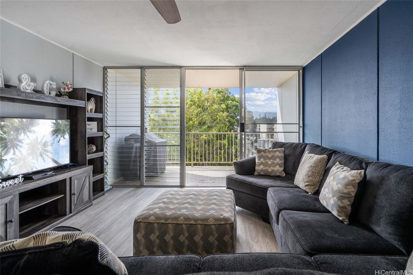 95-2031 Waikalani Place  Unit D906