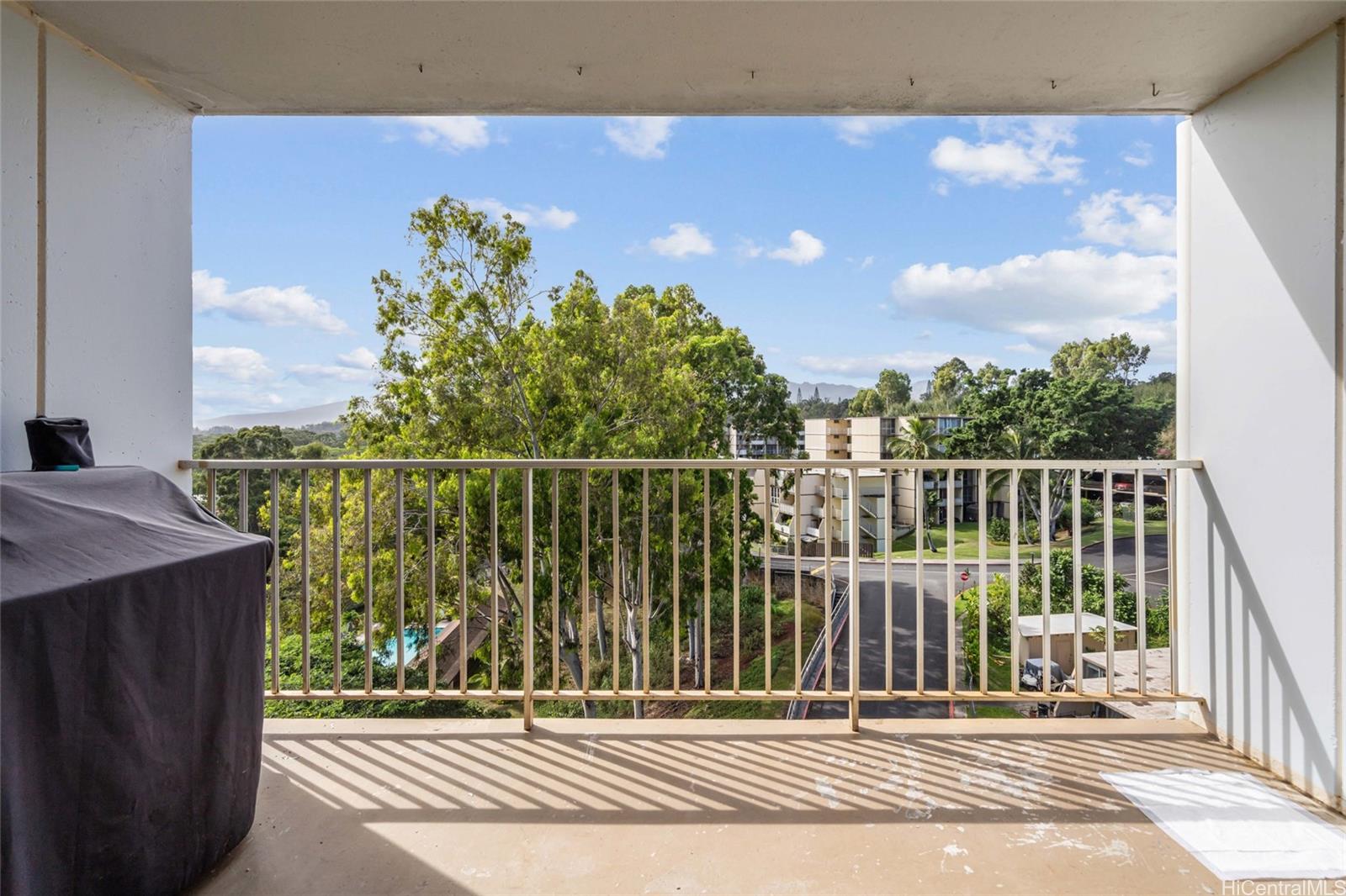 95-2031 Waikalani Place  Unit D906