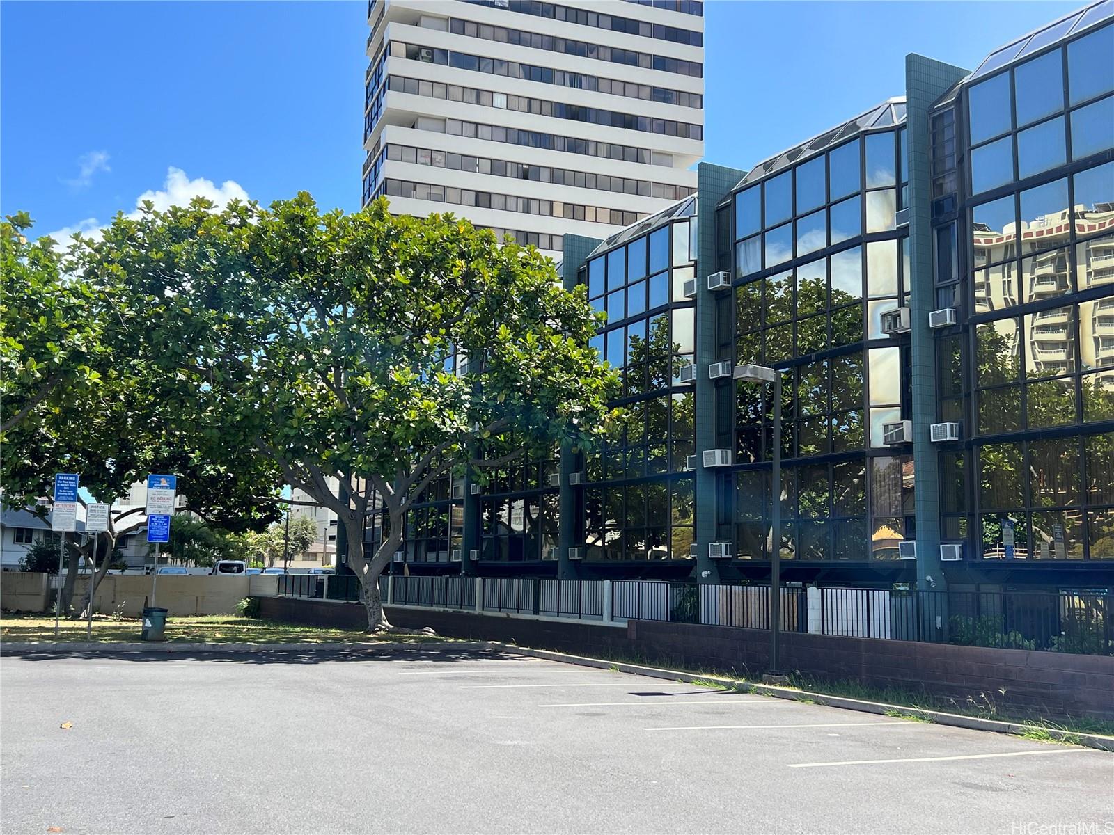 855 Makahiki Way  Unit 207