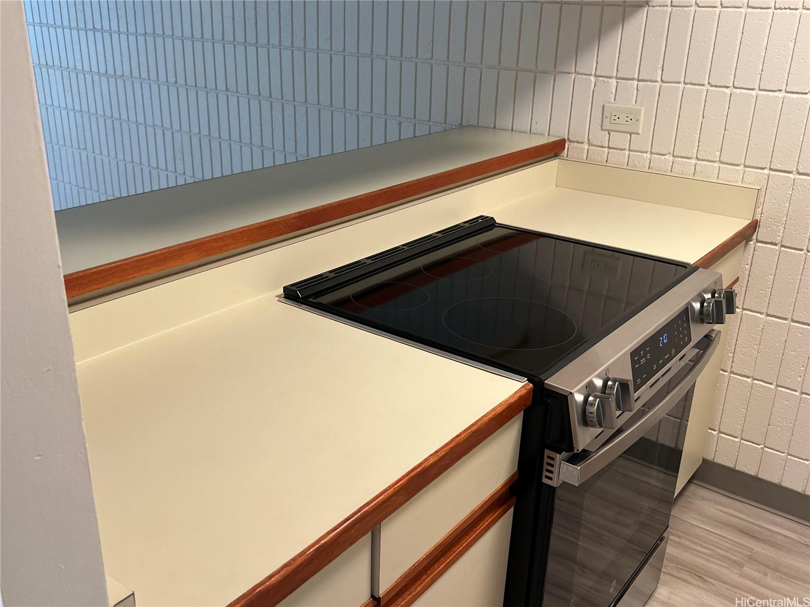 855 Makahiki Way  Unit 207