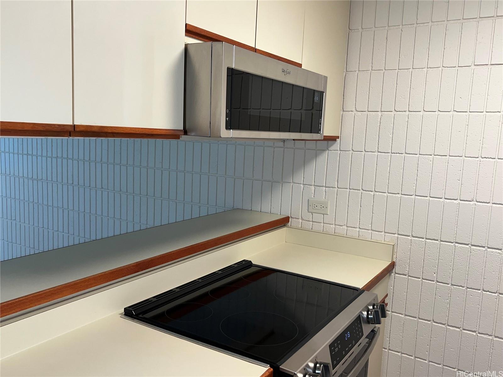 855 Makahiki Way  Unit 207