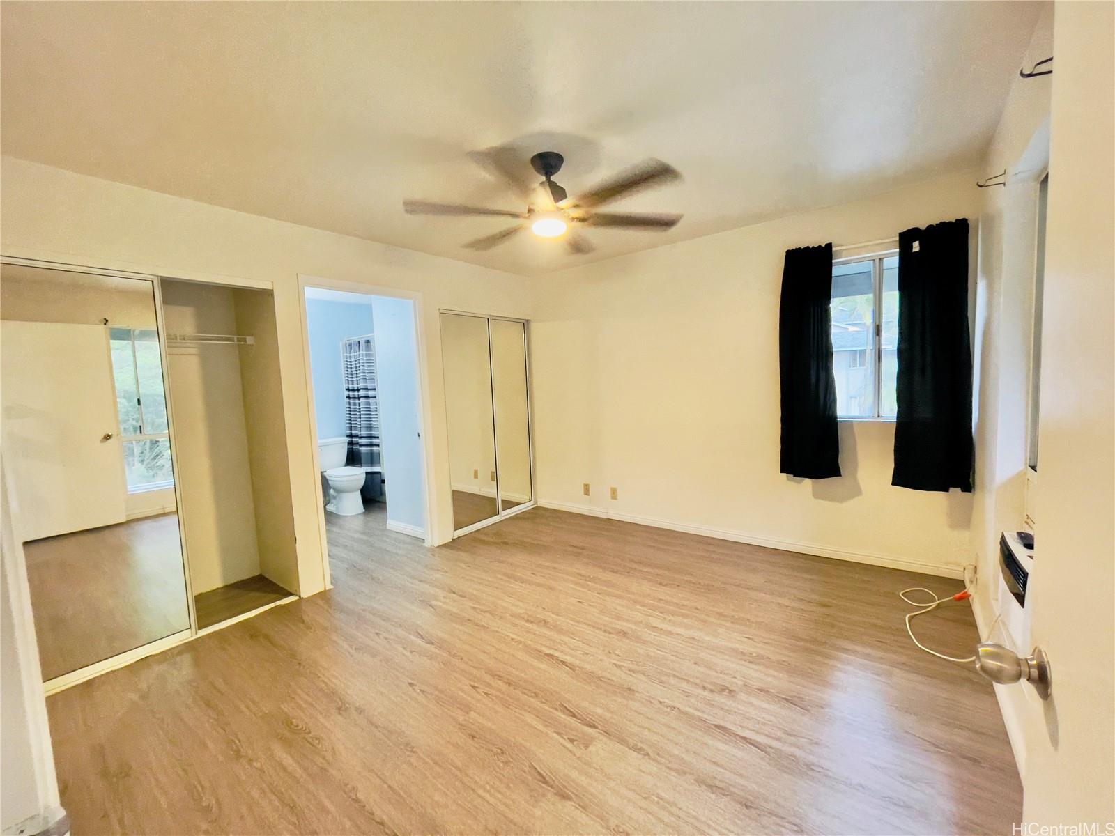 Photo 11 of 25