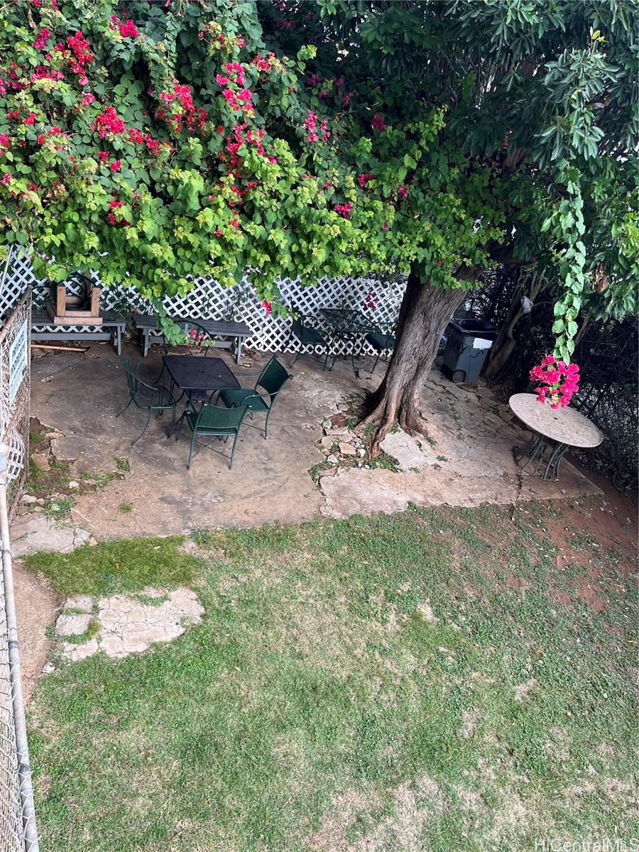 Photo 17 of 18